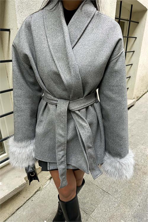 Kadın Gri Kürk Detaylı Rahat Kalıp Astarlı Kaşe Kaban ESR006 